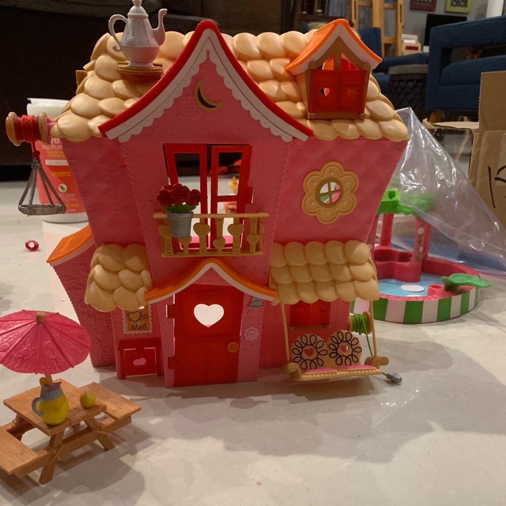 Sew Sweet Lalaloopsy House